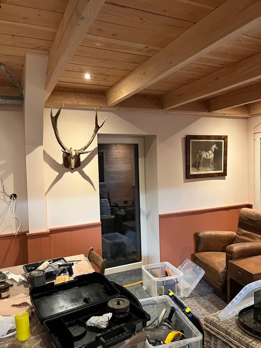 Binnenafwerking met houten plafond