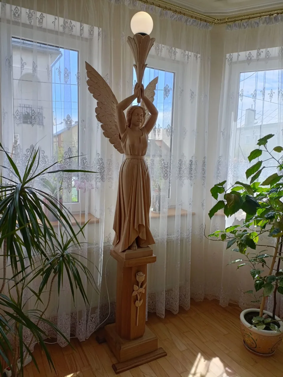 Op maat gemaakte houten sculptuurlamp